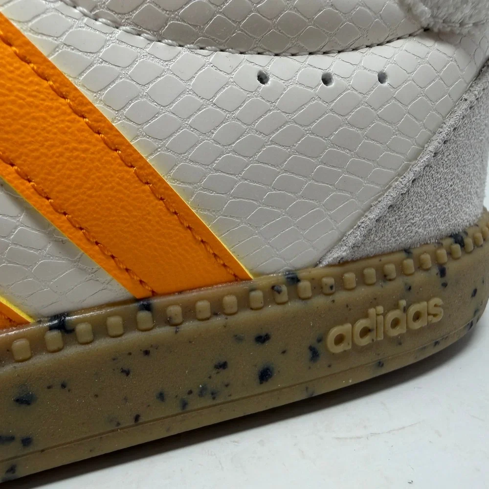 Adidas Sneakers Mens 9.5 IH7753 White Orange Snakeskin Texture Gum Sole EUC